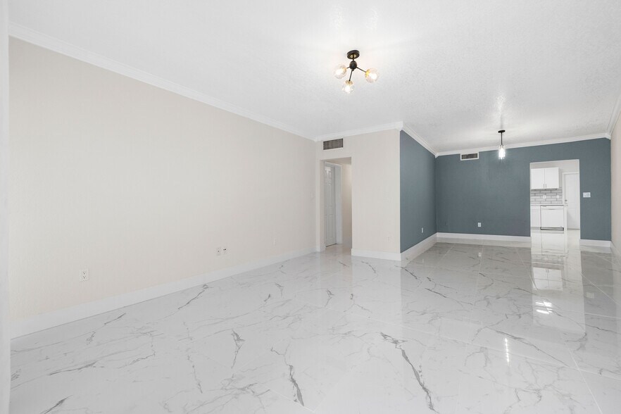 Building Photo - 1152 99th St