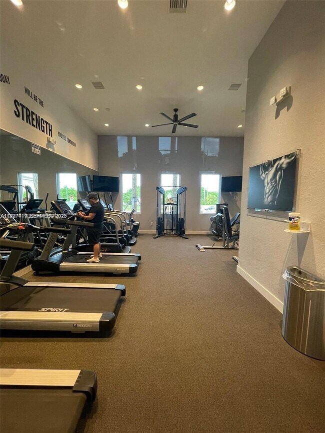 Building Photo - 440 NE 4th St