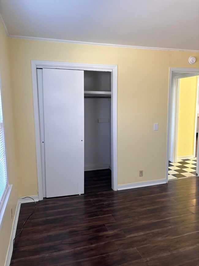 Building Photo - 107 Orange St