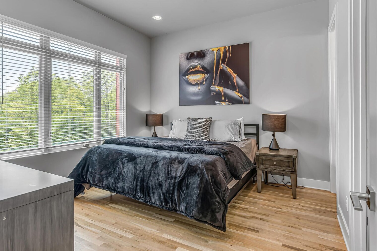 Building Photo - 970 Youngs Ln