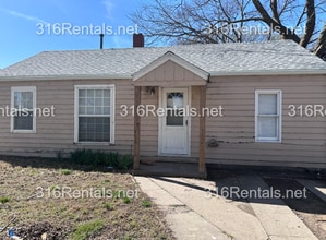 Building Photo - $970 - 2 bedroom / 1 bathroom - Single Family Home