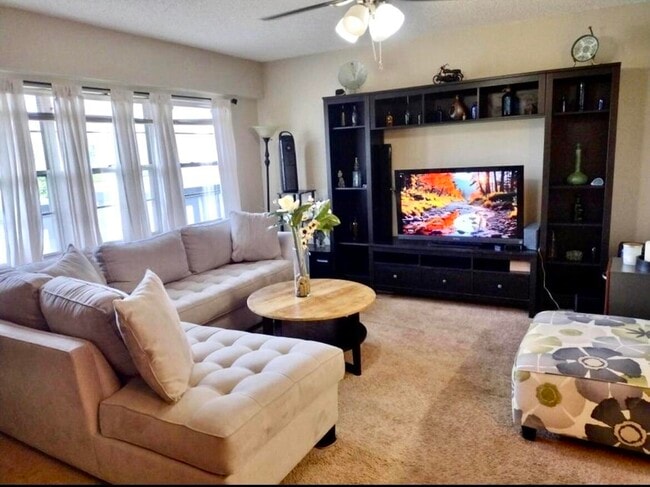 Building Photo - 209 Suffolk F