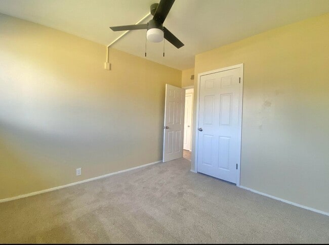 Building Photo - 3 bed 1 bath rental near YMCA now available.