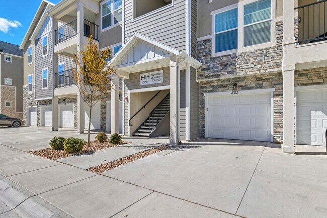Building Photo - Lar-13714 S Hanley Ln #HH303 Riverton, UT 84096