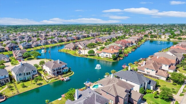 Primary Photo - 18011 Darling Point Ct