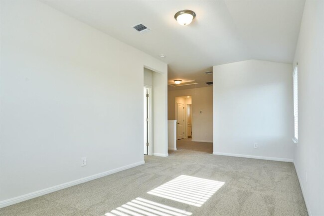 Building Photo - 129 Honey Bee Rd