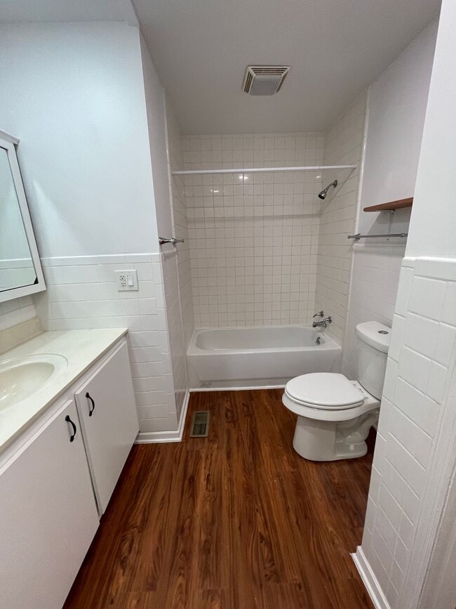 Building Photo - Adorable Chickamauga House