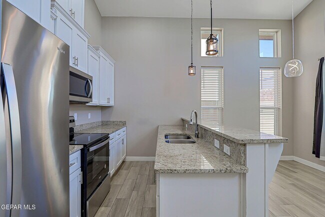 Building Photo - 1031 Vinton Ave