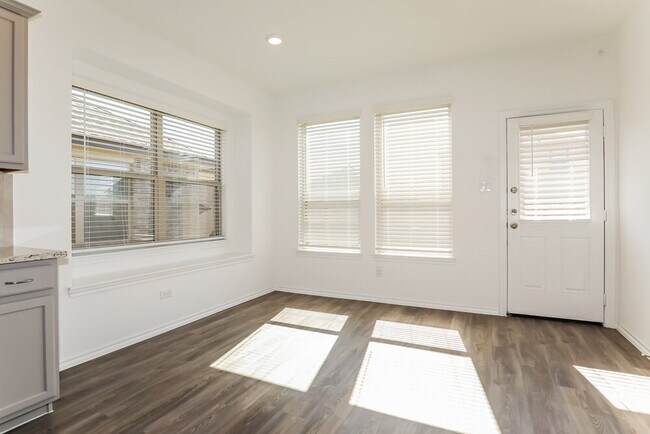 Building Photo - 25523 Pitchfork Ranch Pl