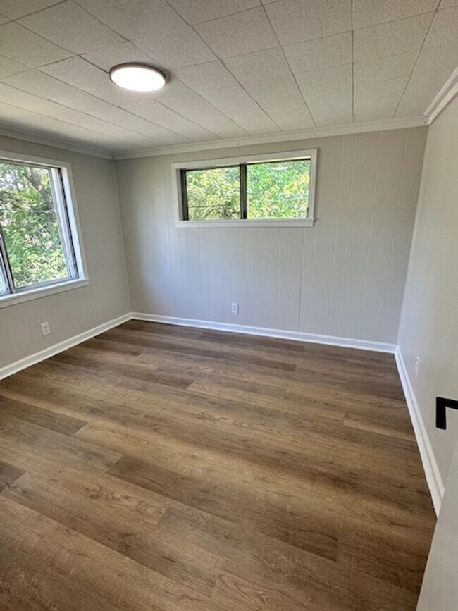 Building Photo - KY-150 Pembroke Oak Grove Rd