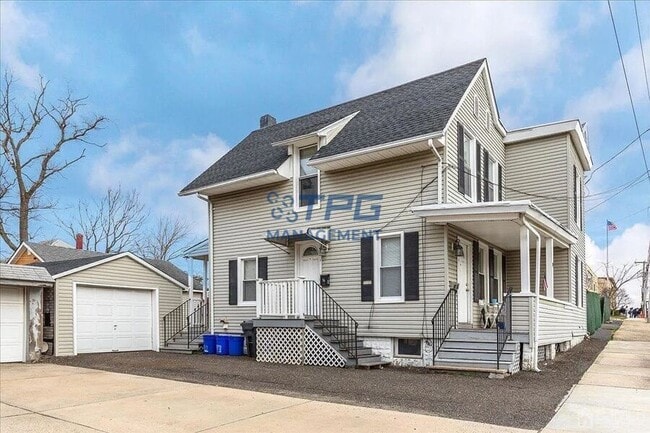 Building Photo - 243 Cedar St