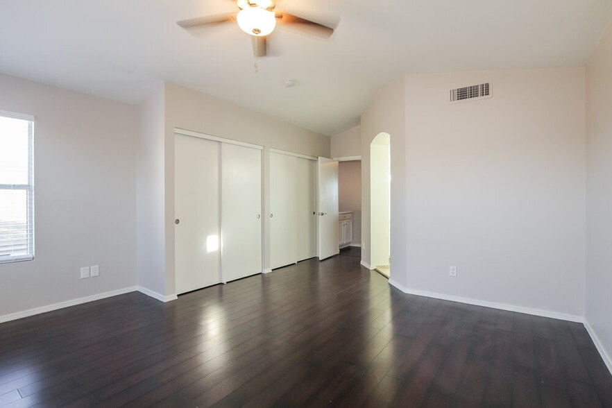Building Photo - 116 W Monona Dr