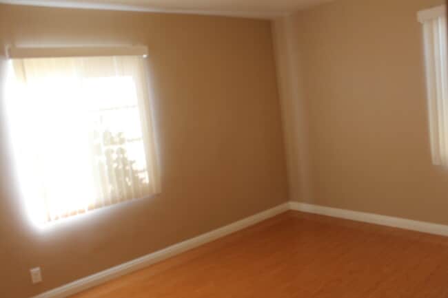 Building Photo - ( ( ( CUTE 4 BEDROOM 2 BATH ONE STORY HOUS...