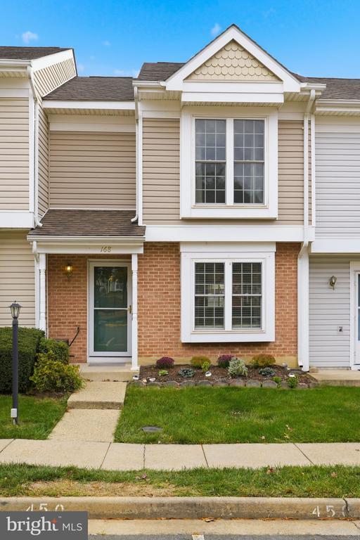 Primary Photo - 168 Edinburgh Square