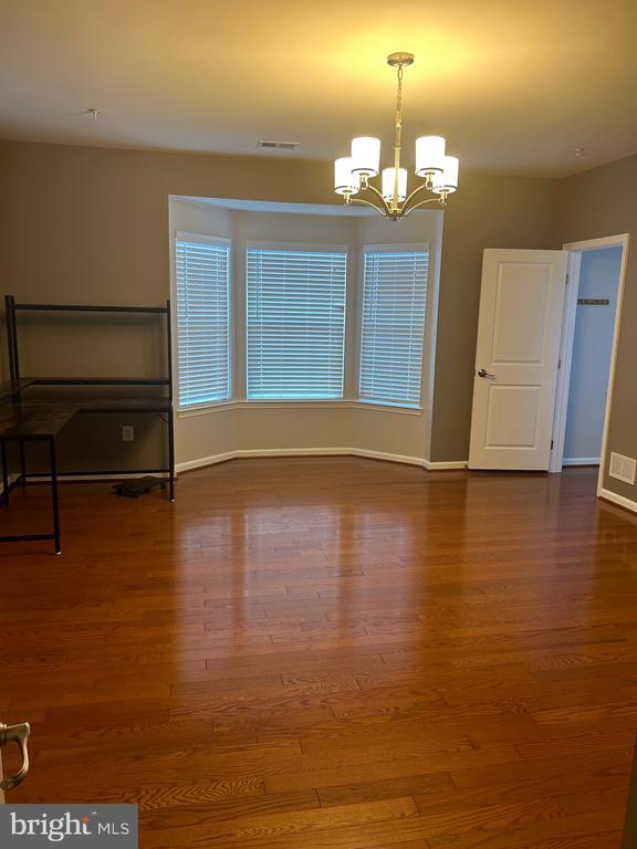 Building Photo - 910 Hall Station Dr