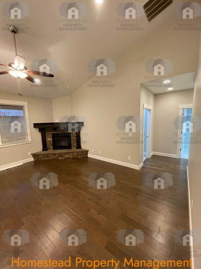 Building Photo - OUTSTANDING SOUTH SALEM LOCATION!