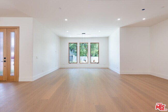 Building Photo - 23346 Calvert St