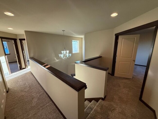 Building Photo - 713 Park Ln