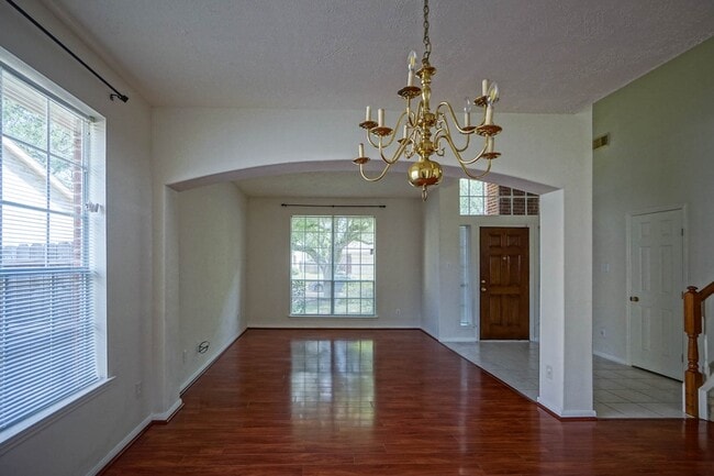 Building Photo - 918 Featherbrook Ct