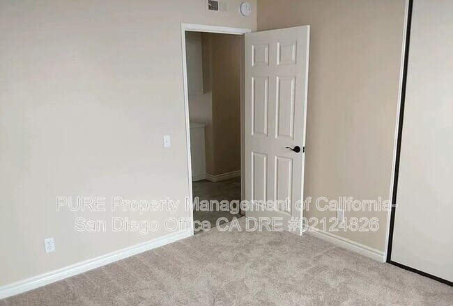 Building Photo - 9620 Palm Beach Ln