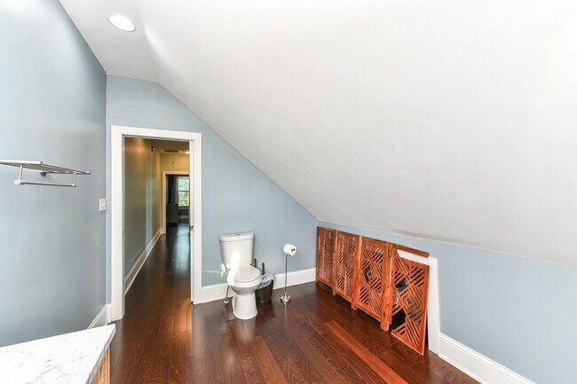 Building Photo - 1244 S Talbott St