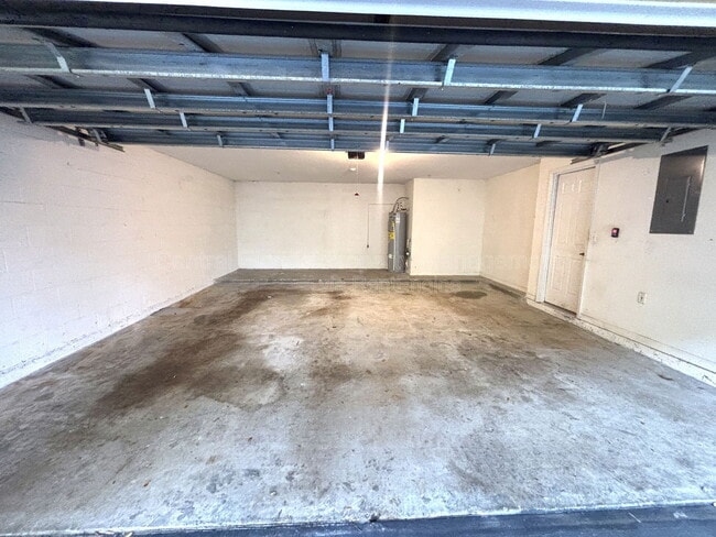 Building Photo - 1711 Shadow View Cir