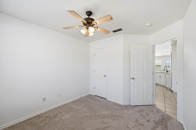 Building Photo - 1303 Cochise Trail