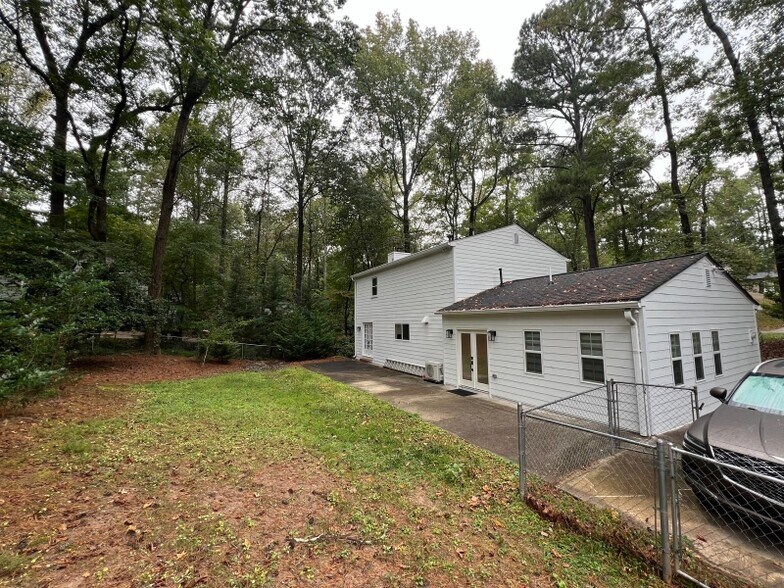 Building Photo - 4008 Rock Mill Dr
