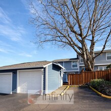 Building Photo - 8338 SW Mohawk St