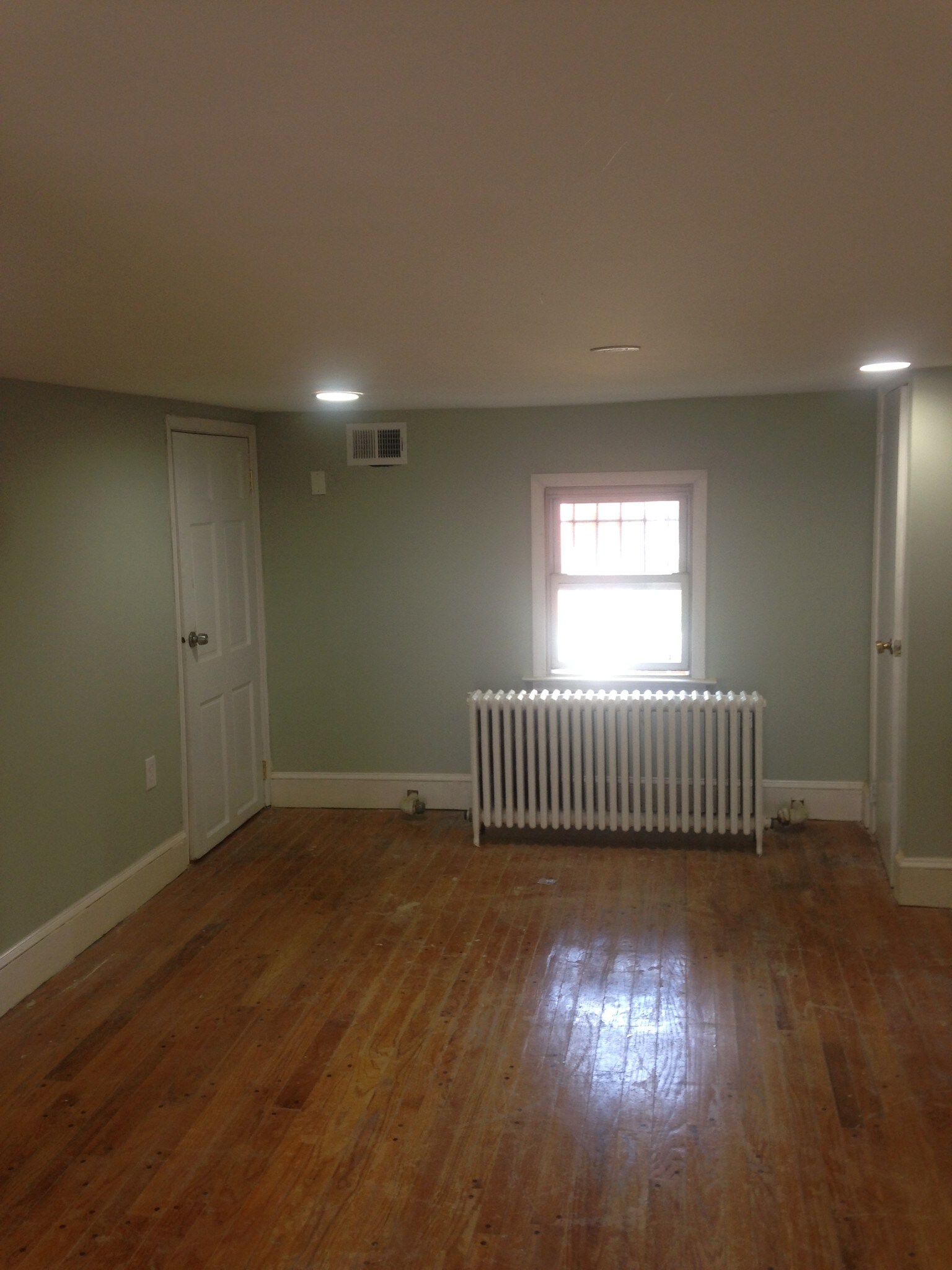 Building Photo - 3204 22nd St NE