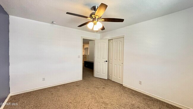Building Photo - 12437 Pleasant Crest