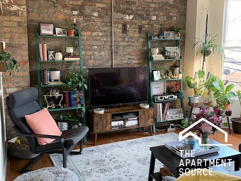 Building Photo - 851 W Fletcher St