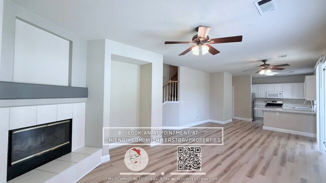 Building Photo - Beautiful 3 bedroom home nestled in cozy Brentwood neighborhood!