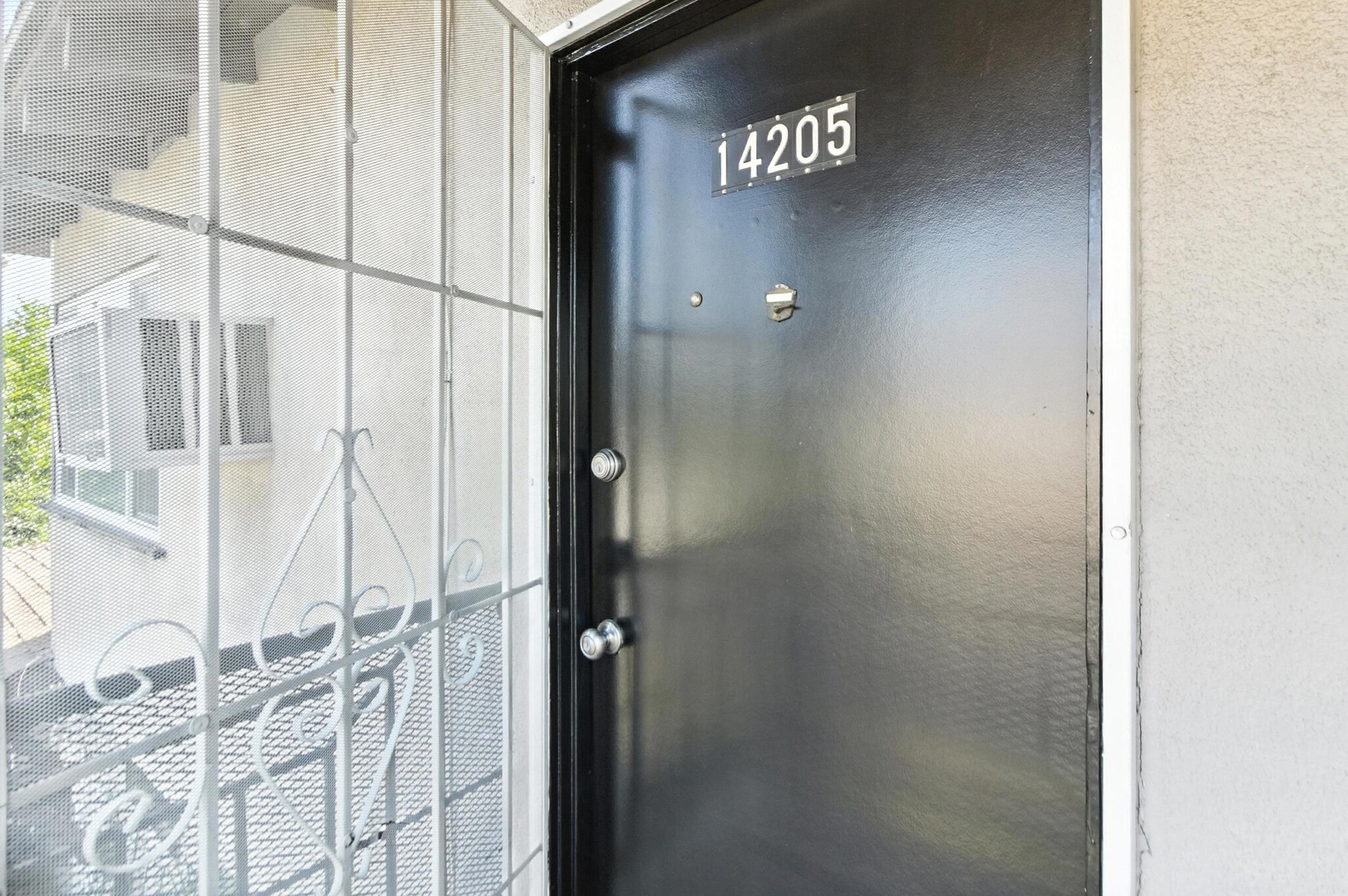 Building Photo - 14205 Moorpark St