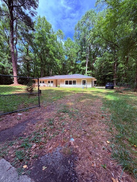 Building Photo - 721 Hooker Rd