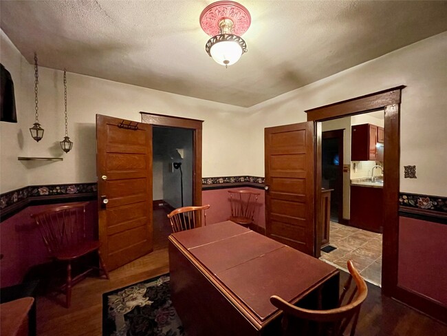 Building Photo - 112 N Roosevelt Ave