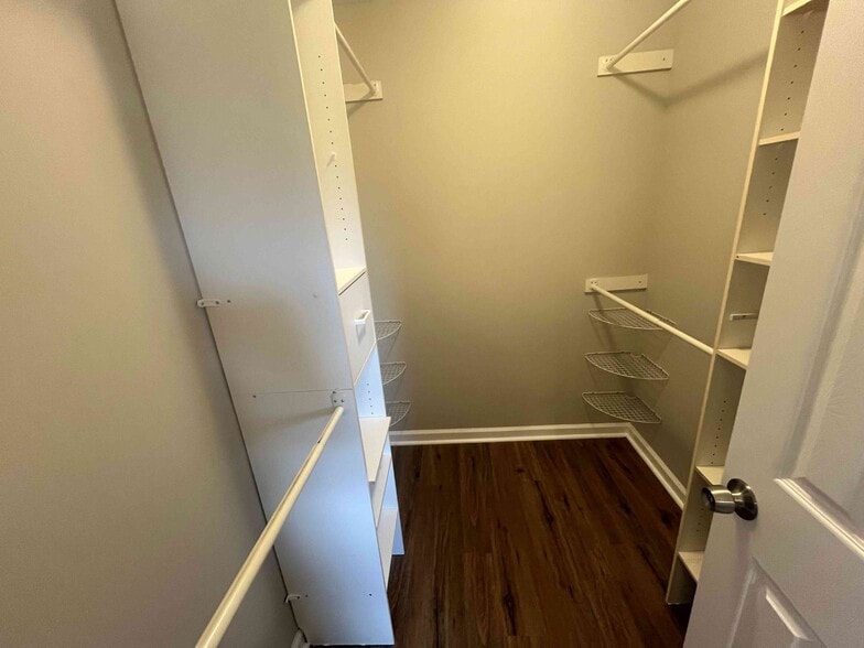 Building Photo - 326 Willow Oak Dr