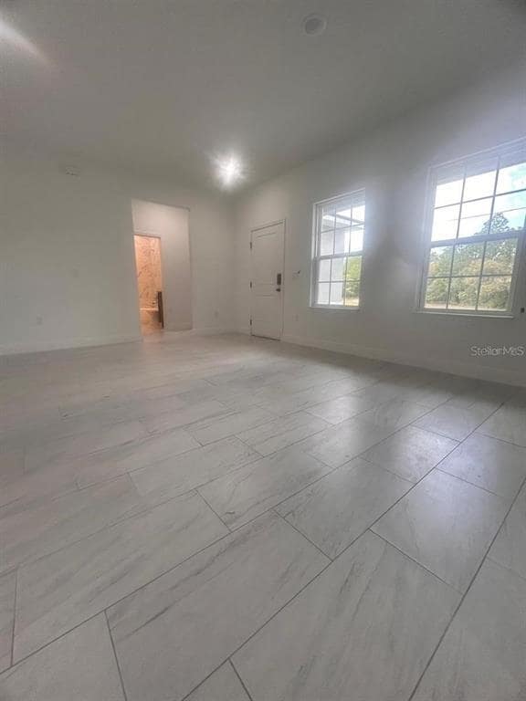 Building Photo - 9451 N Emellia Ave