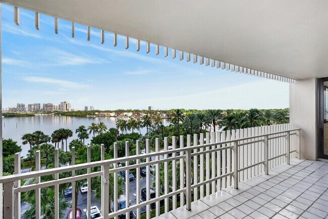 Building Photo - 1 Grove Isle Dr