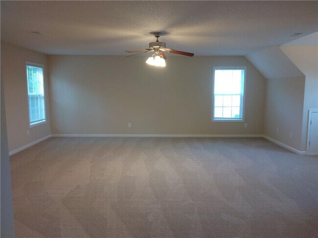 Building Photo - 131 Peachtree Glen Dr