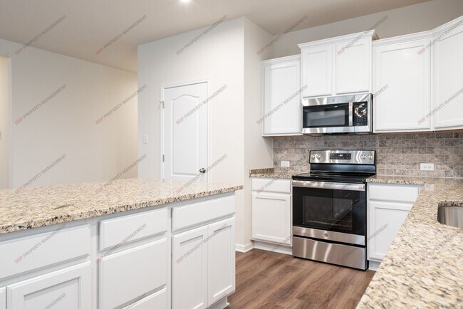 Building Photo - 742 Friar Tuck Dr