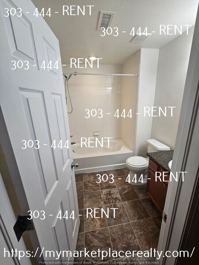 Building Photo - Cozy Townhome in Sage Creek! Make this you...
