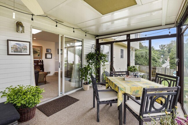 Building Photo - 2131 Silentree Dr