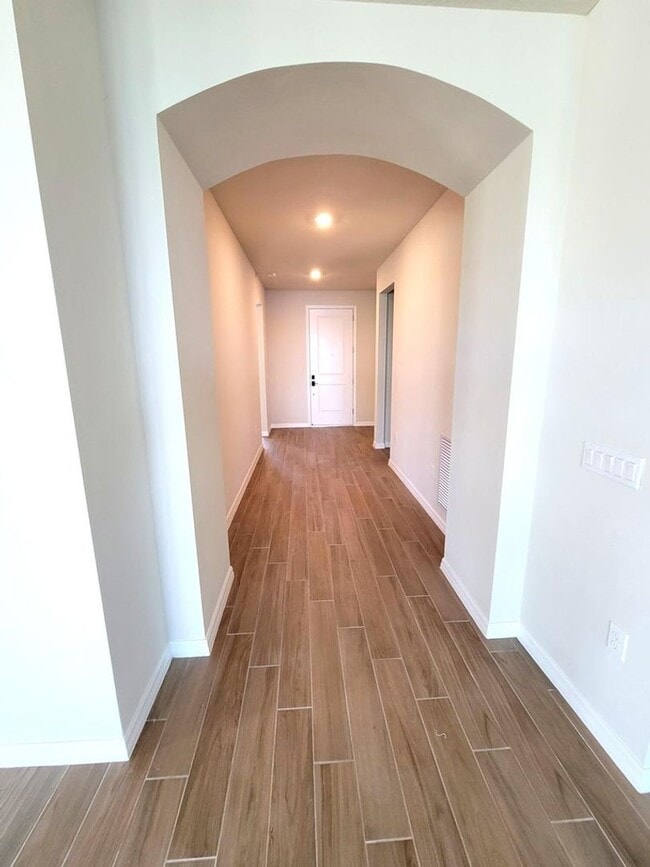 Building Photo - 8295 Vaulting Dr