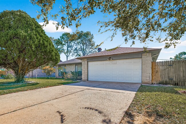 Building Photo - 2803 Fir Crest Ct