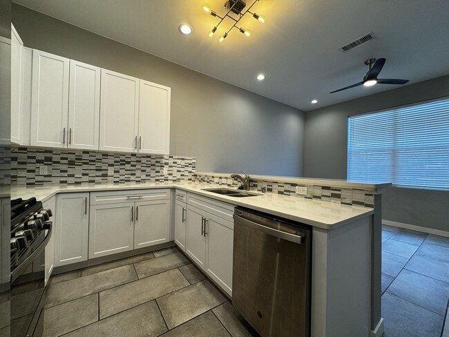 Building Photo - 844 Tijeras Ave NW
