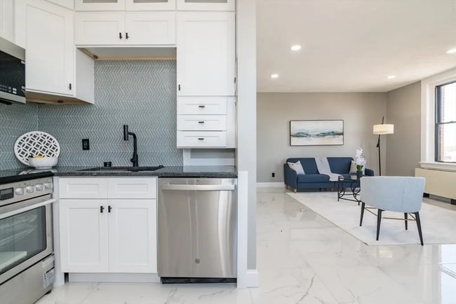 Building Photo - 140 Chestnut St