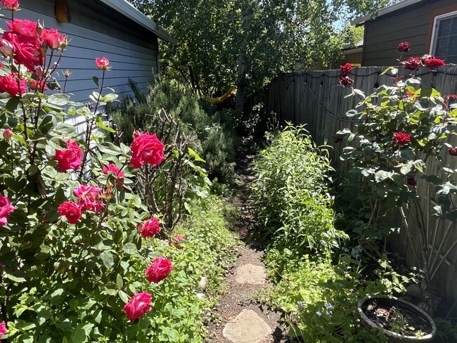 Building Photo - 6432 SE 63rd Ave