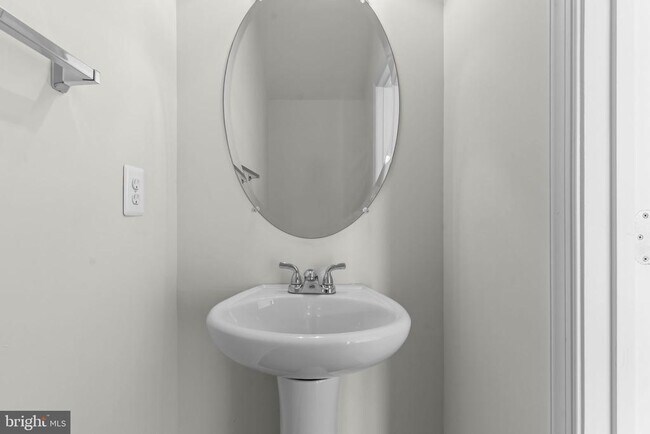 Building Photo - 15641 John Diskin Cir