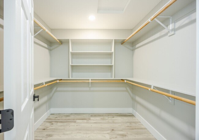 Building Photo - 3 Bedroom Unit in Keaau